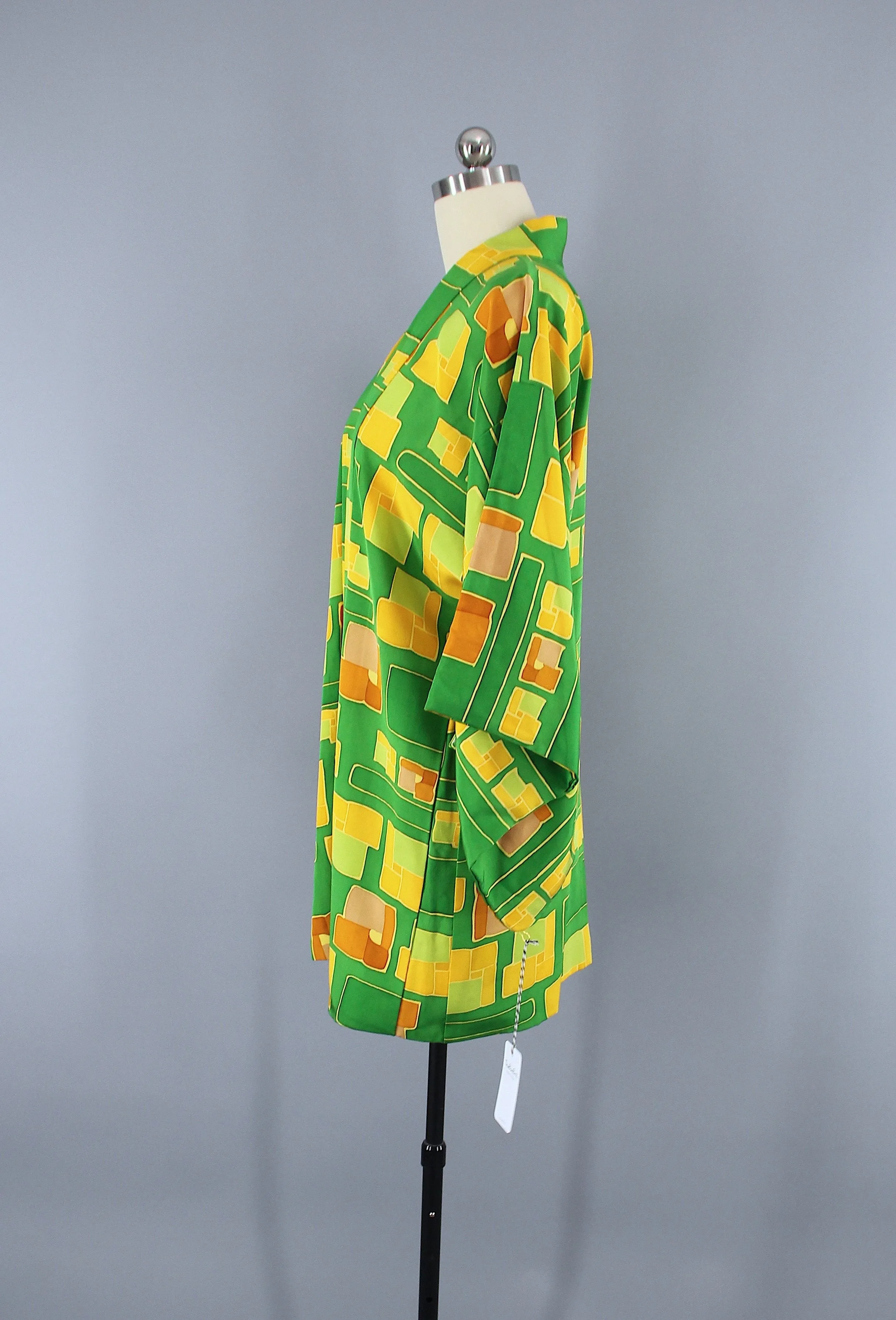 1960s Vintage Silk Haori Kimono Jacket Cardigan / Green Yellow Mod Print