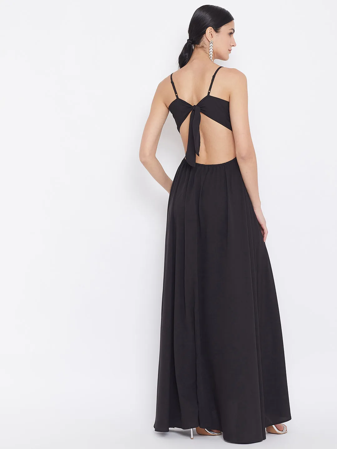 Berrylush Women Solid Black V-Neck Strappy Tie Knot A-Line Maxi Dress