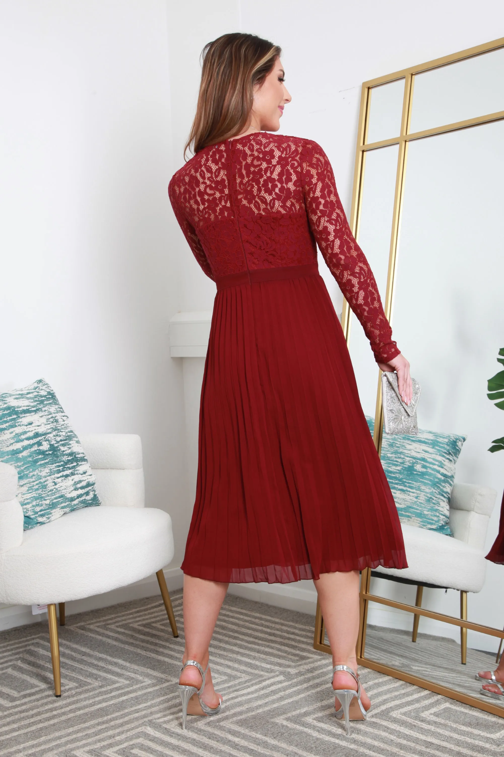 Double Second Red Long Sleeve Lace Pleated Dress