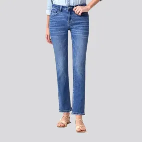 Medium wash women's medium-wash jeans