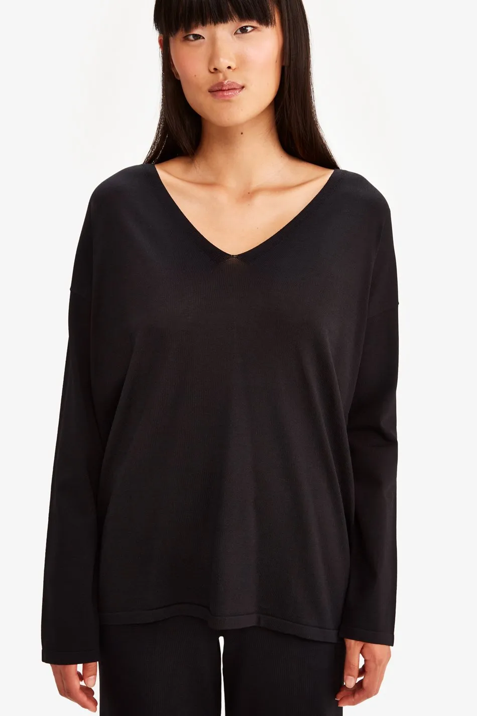 MERCER V-NECK SWEATER