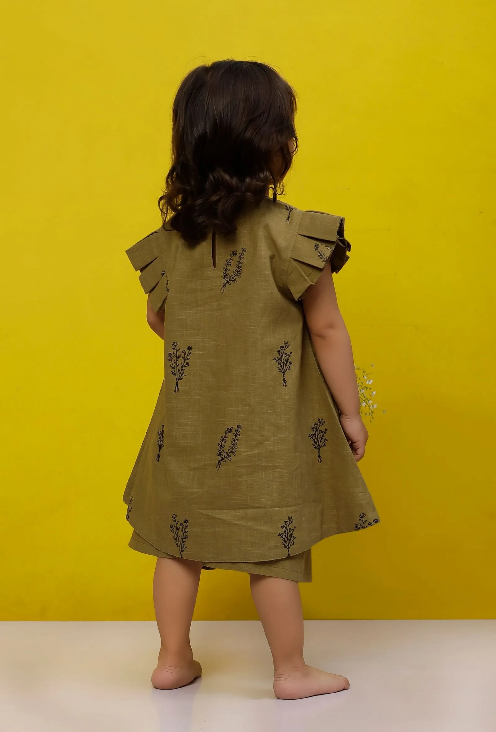 Set of 2 : Olive Green Cotton Slub Block Printed Short Kurta and Olive Green Cotton Printed Shorts