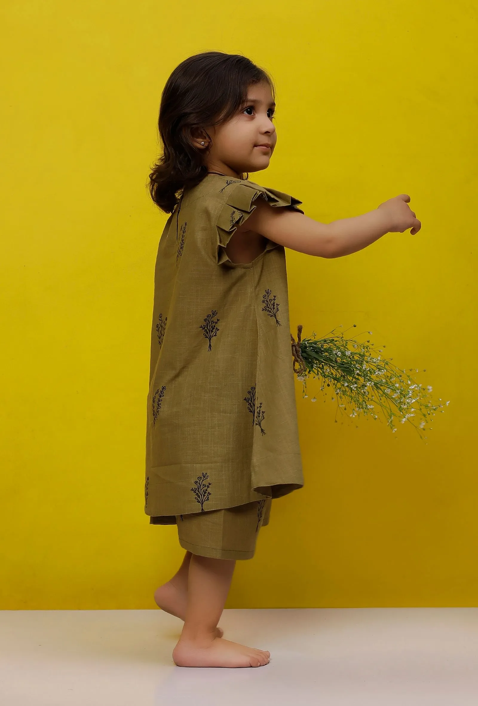 Set of 2 : Olive Green Cotton Slub Block Printed Short Kurta and Olive Green Cotton Printed Shorts