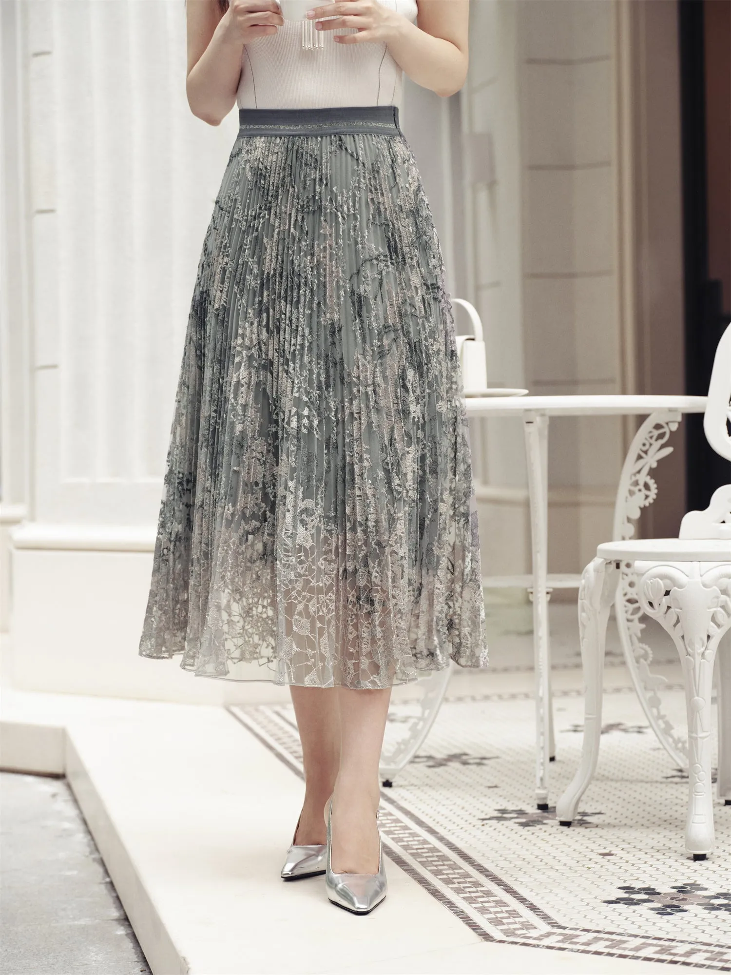 YAYING Embroidered Pleated Skirt